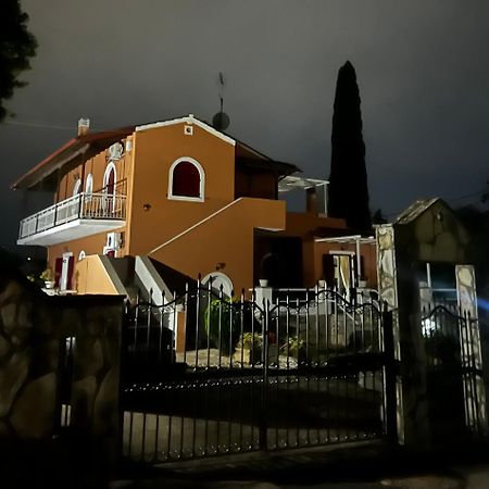 Villa Nisi Gerekou Kontokali Eksteriør billede